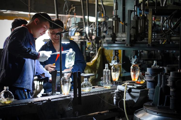 Producción de botellas de vidrio a granel